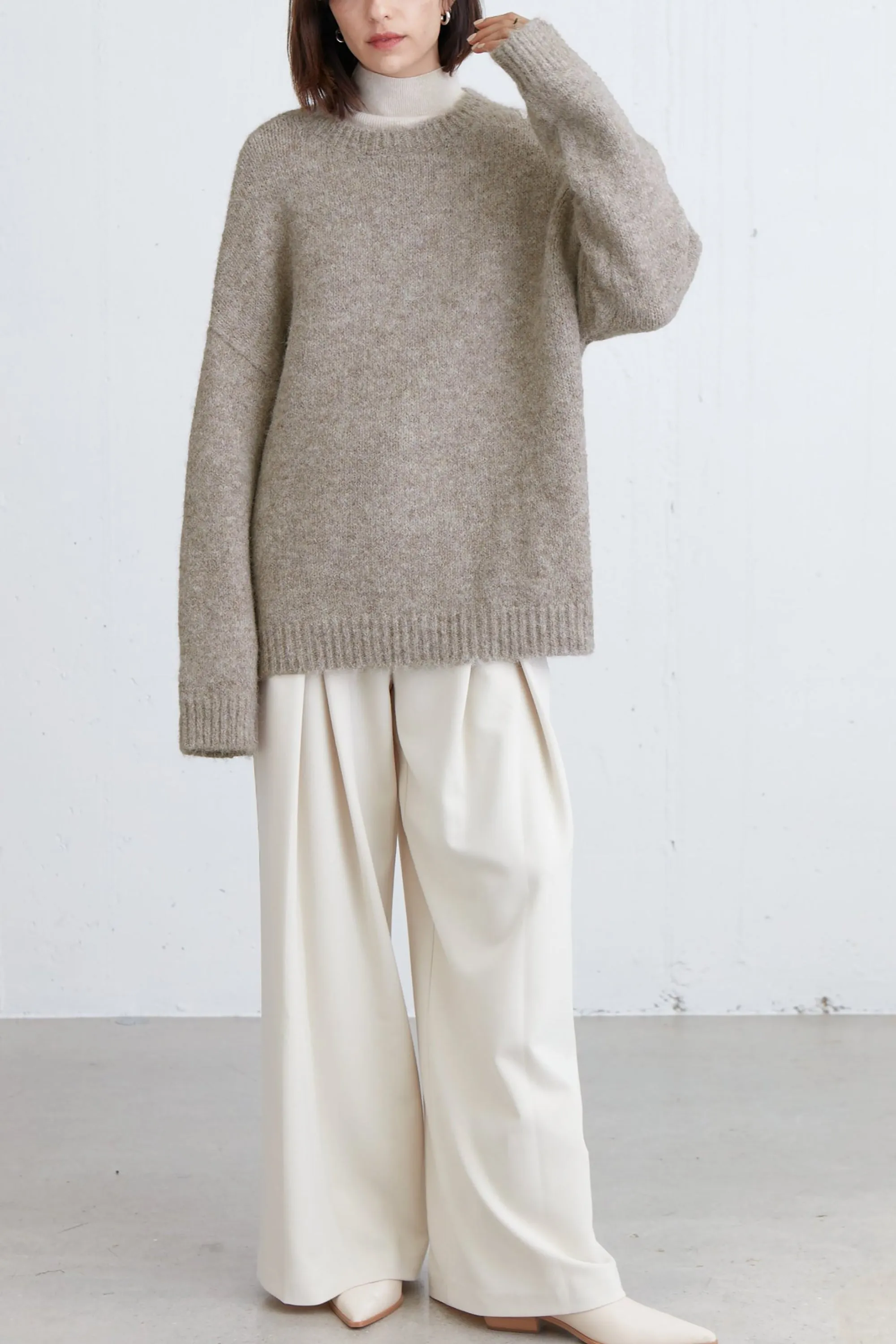 OVERSIZED CREWNECK SWEATER